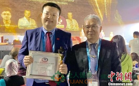 中国医师斩获“全球神经外科青年医师奖”  脑血管搭桥发出“中国声音” 